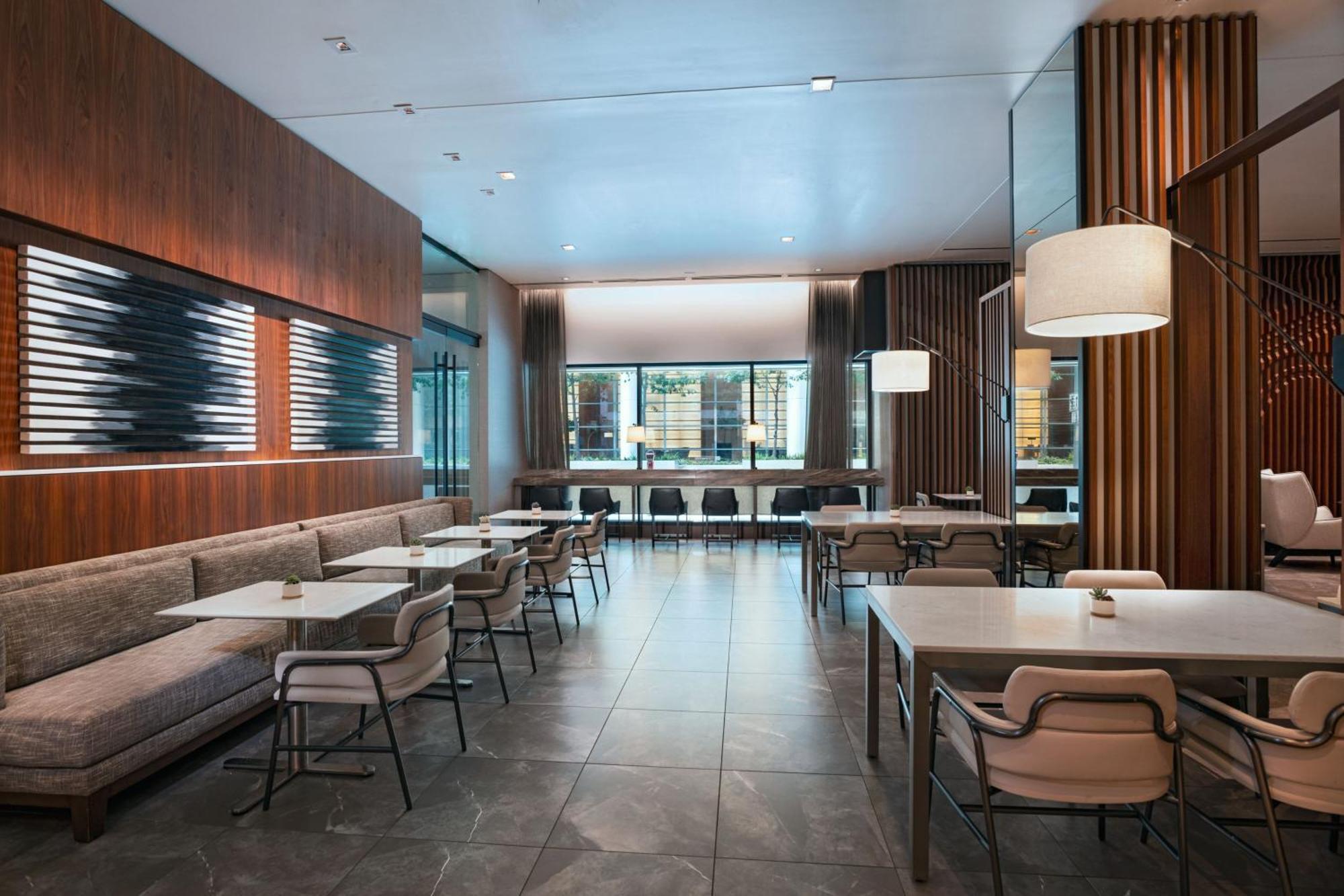 Ac By Marriott Downtown Otel 4*